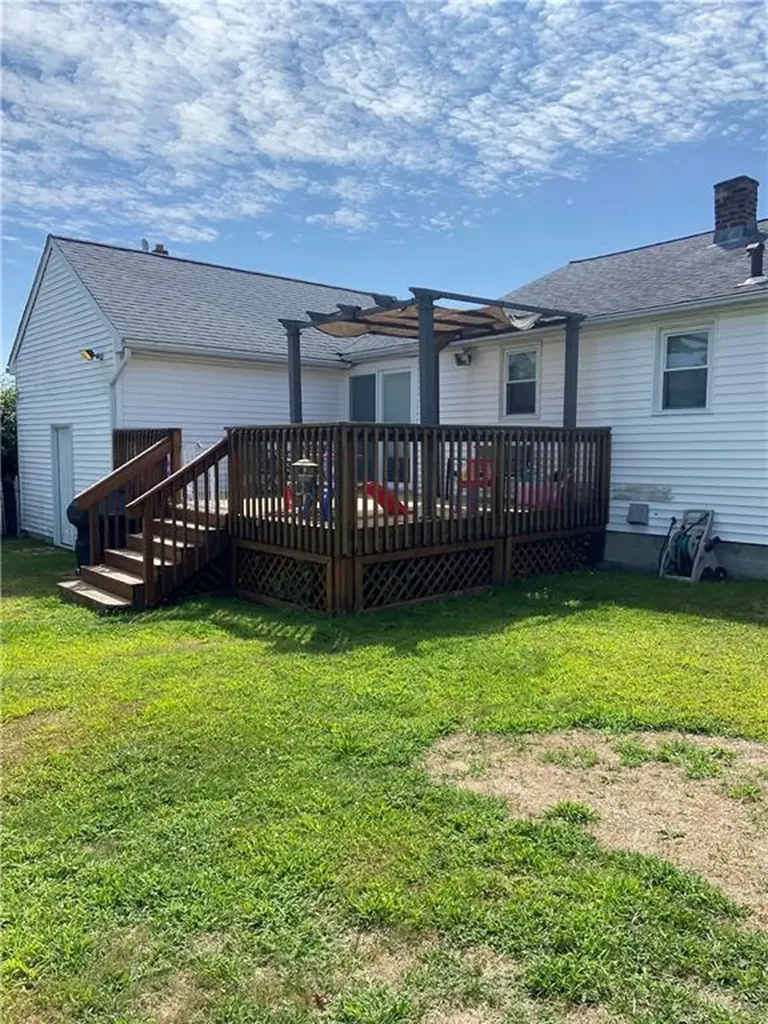 231 Seneca Avenue Pawtucket RI 02860