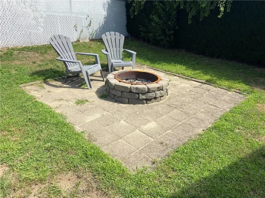 231 Seneca Avenue Pawtucket RI 02860