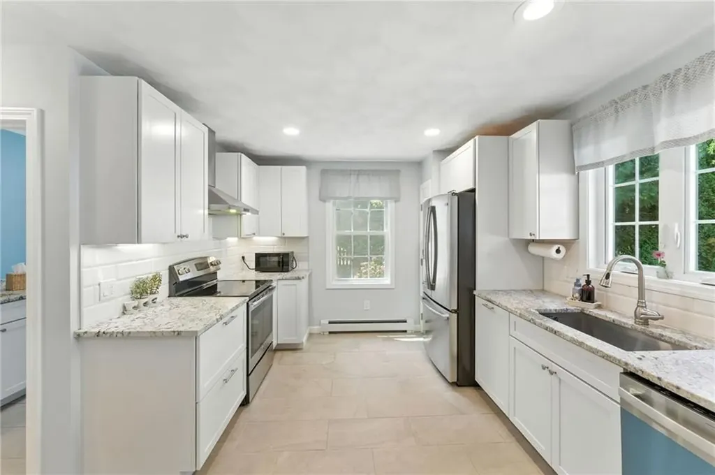 3 Sandy Lane Bristol RI 02809