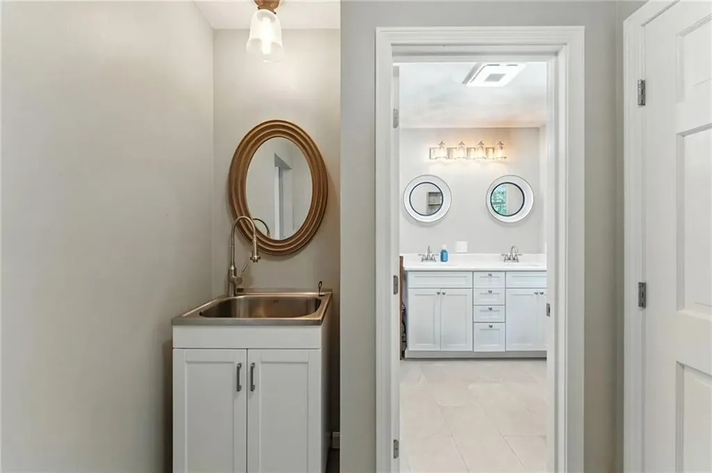 3 Sandy Lane Bristol RI 02809