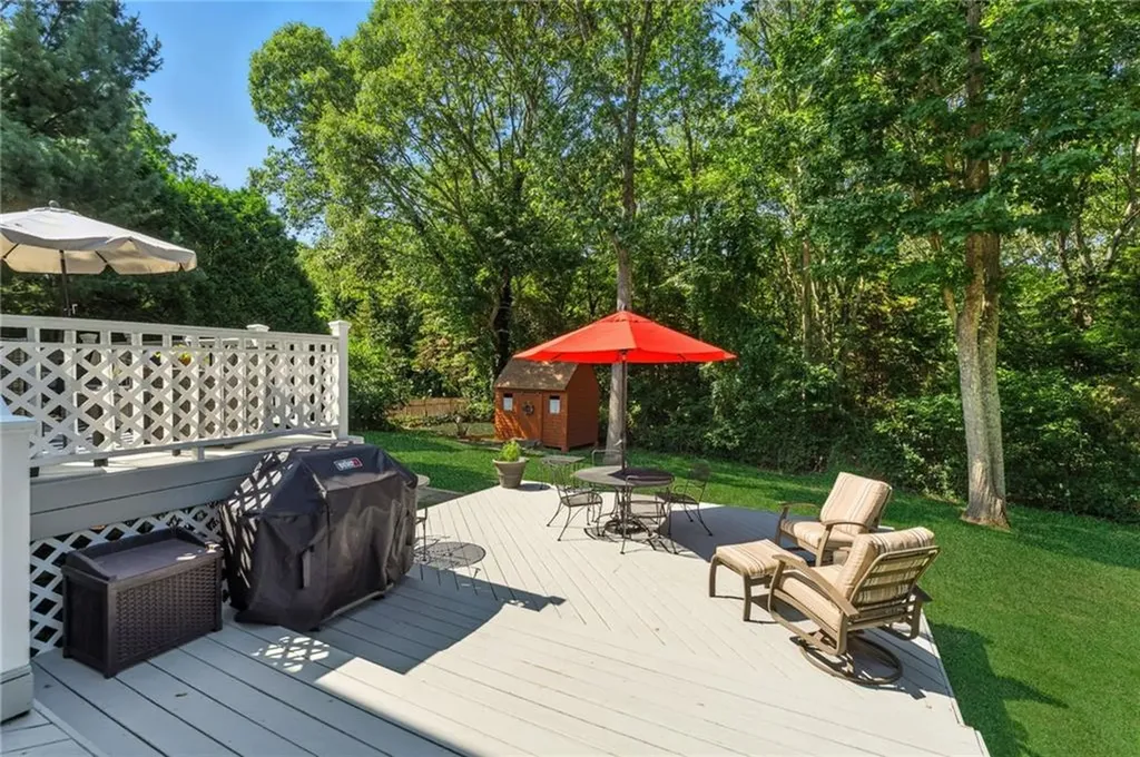 3 Sandy Lane Bristol RI 02809