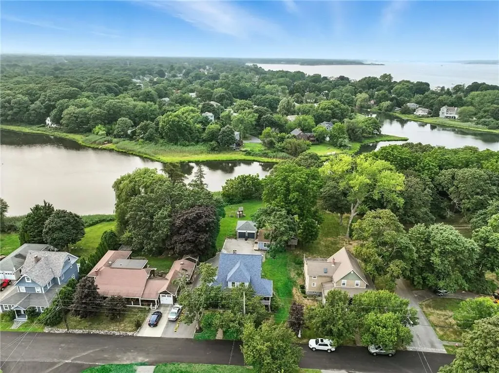 57 River Vue Avenue Warwick RI 02889