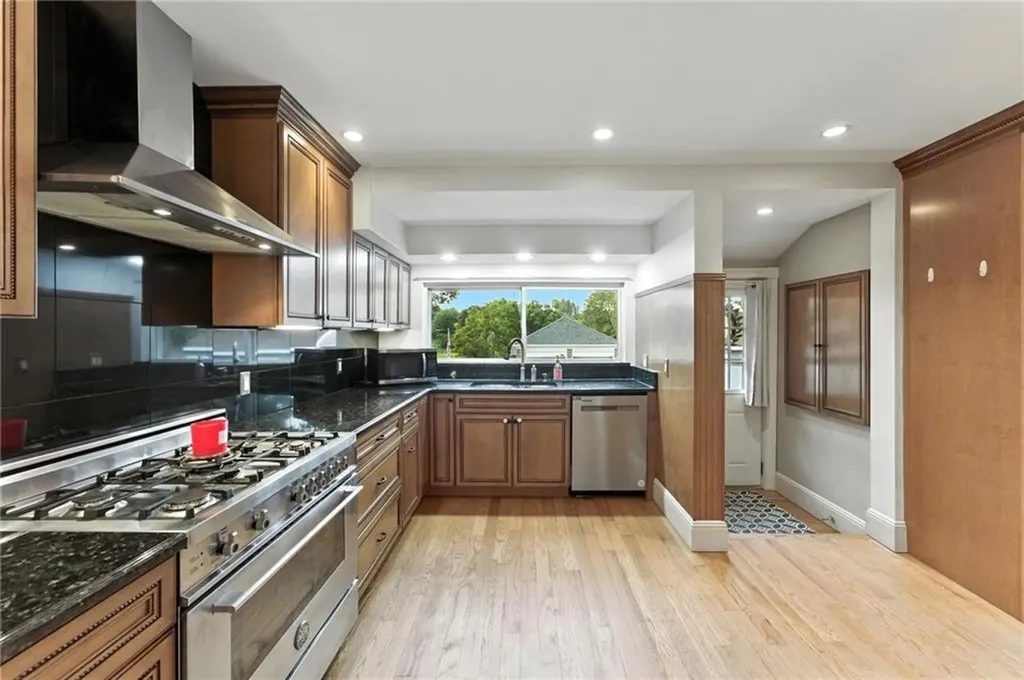 57 River Vue Avenue Warwick RI 02889
