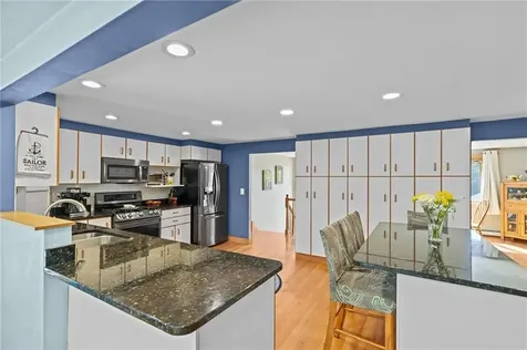 34 Arrow Lane North Kingstown RI 02852