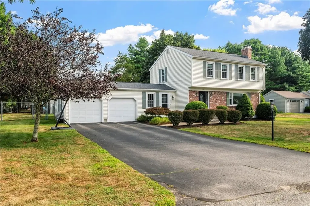 41 Thomas Leighton Boulevard Cumberland RI 02864