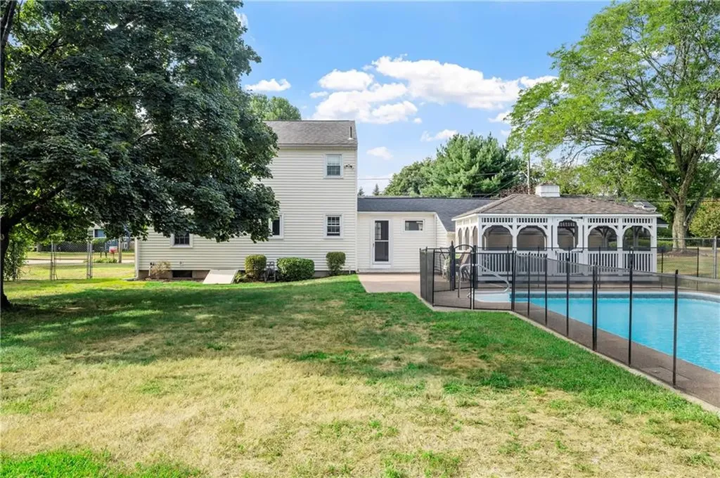 41 Thomas Leighton Boulevard Cumberland RI 02864