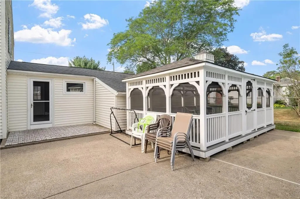 41 Thomas Leighton Boulevard Cumberland RI 02864