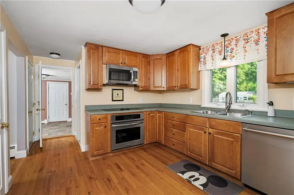 41 Thomas Leighton Boulevard Cumberland RI 02864