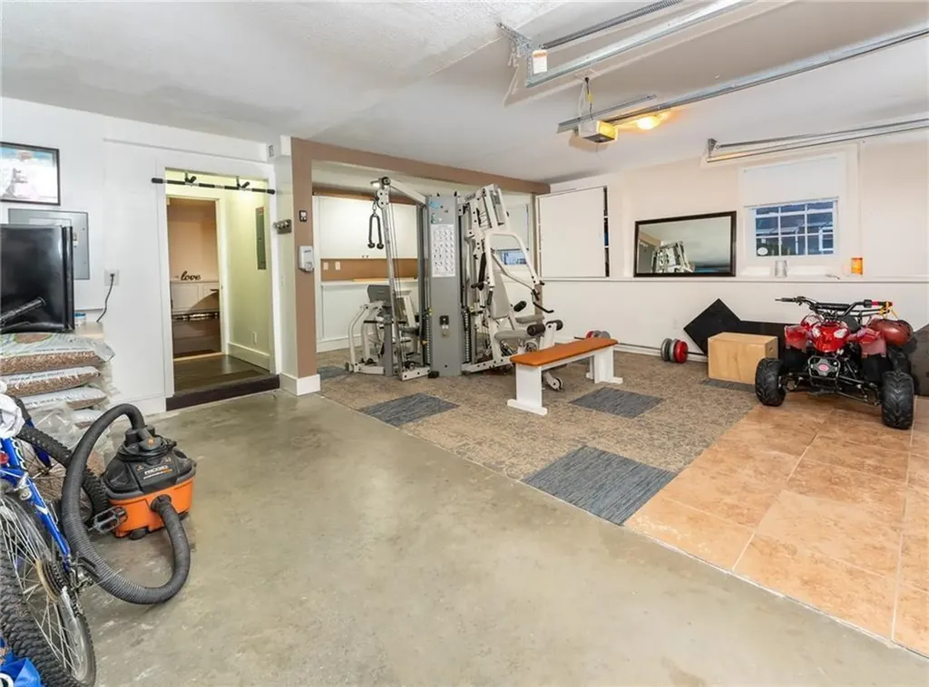 136 Youngs Avenue Coventry RI 02816