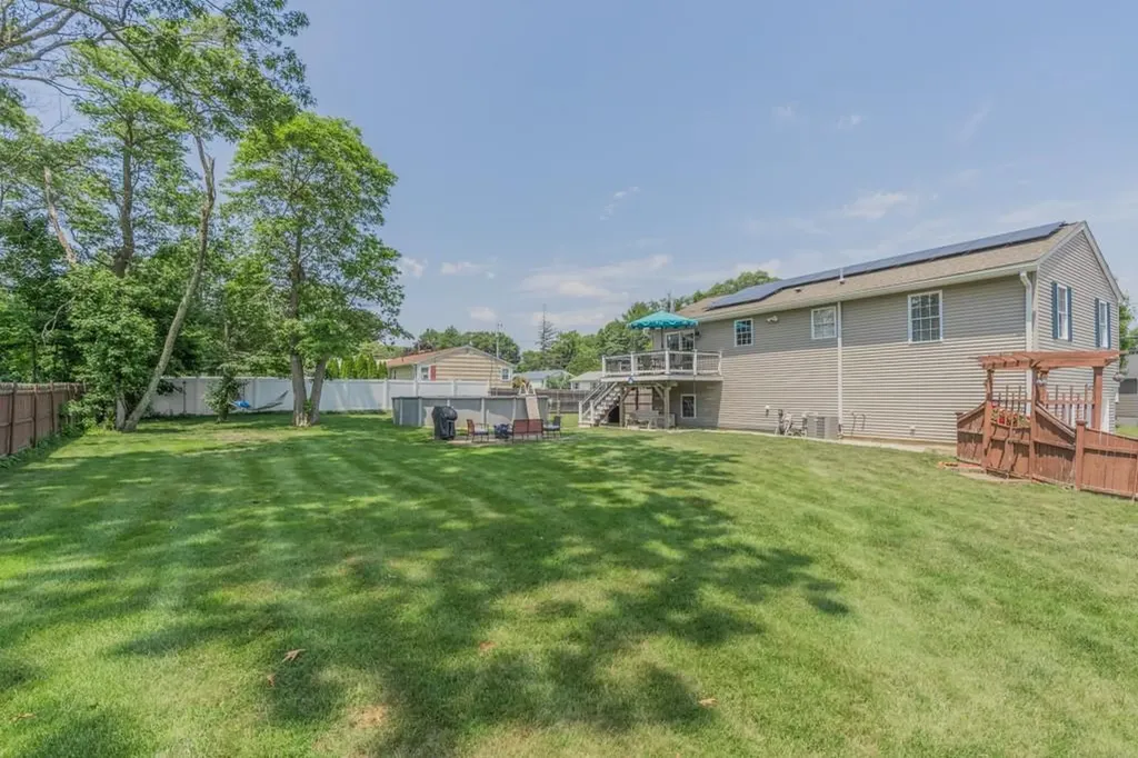 136 Youngs Avenue Coventry RI 02816