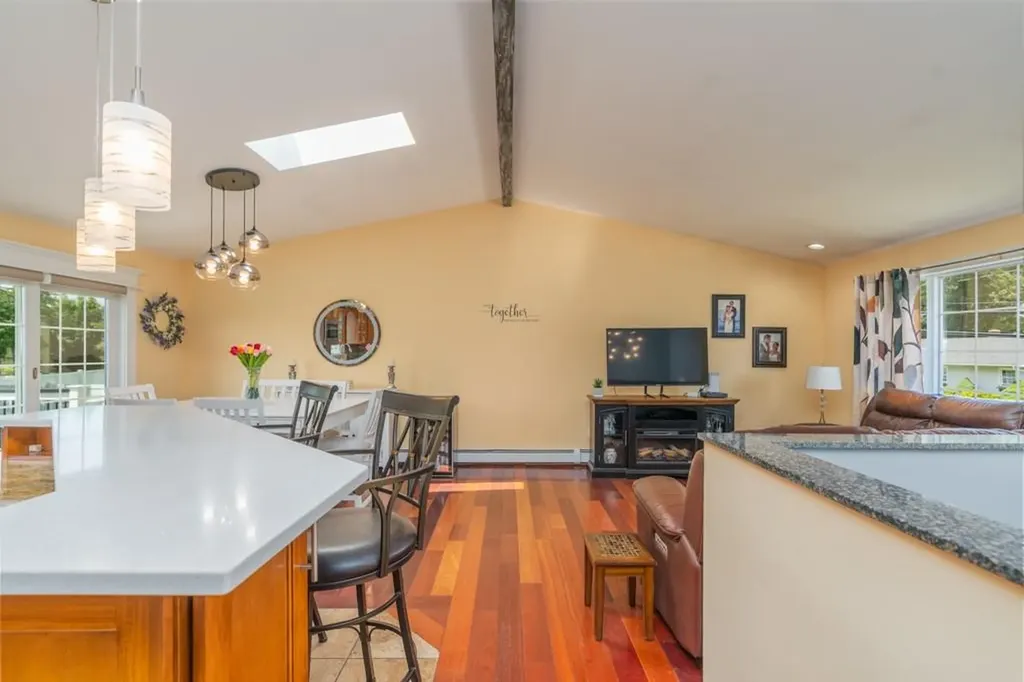 136 Youngs Avenue Coventry RI 02816