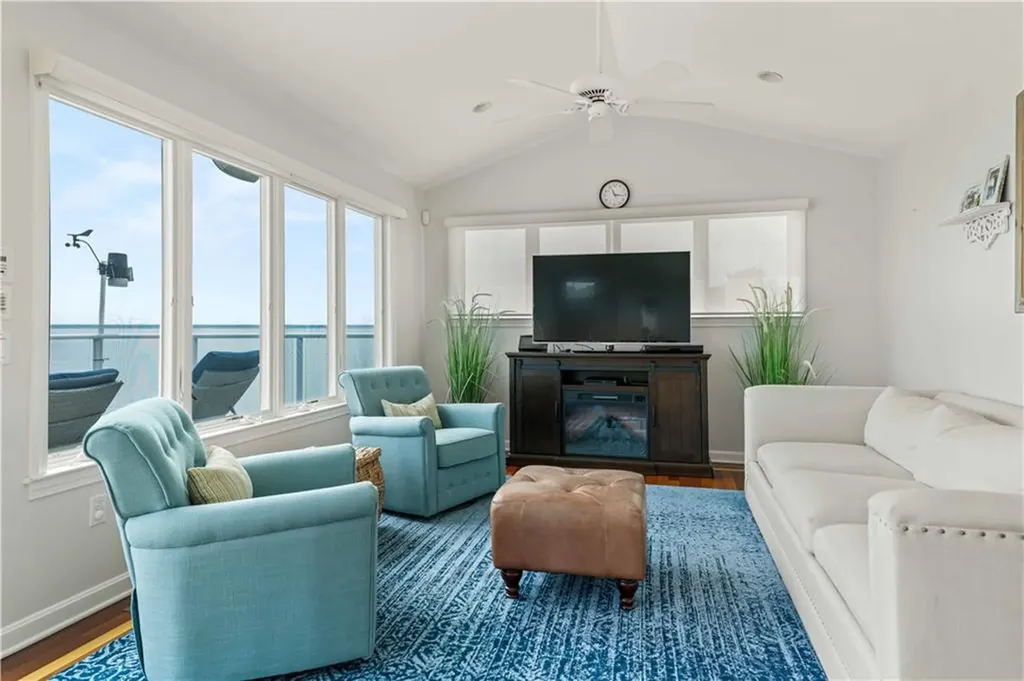 54 Burnett Road Warwick RI 02889