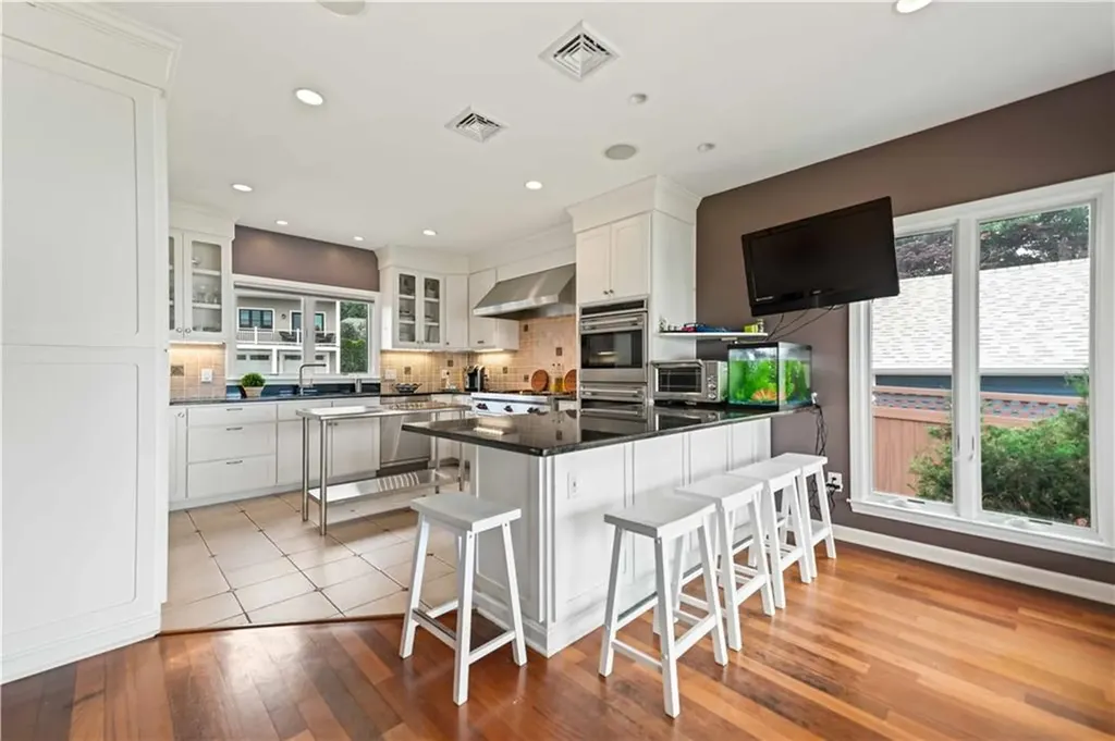 54 Burnett Road Warwick RI 02889