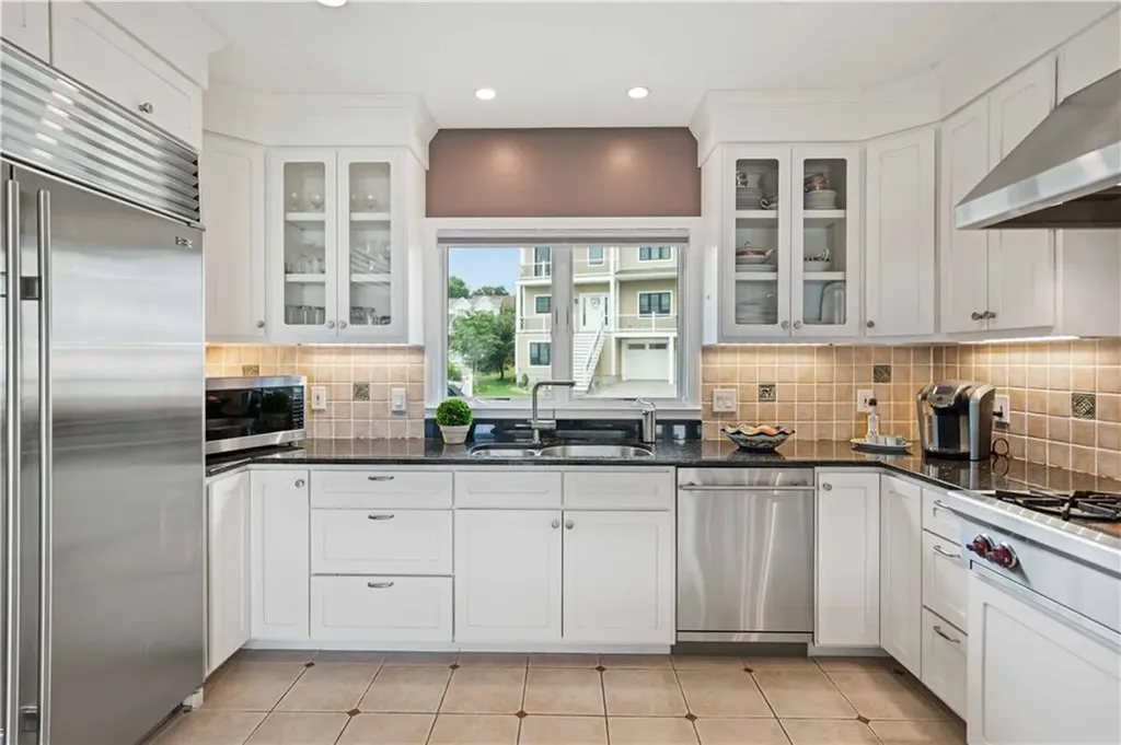 54 Burnett Road Warwick RI 02889