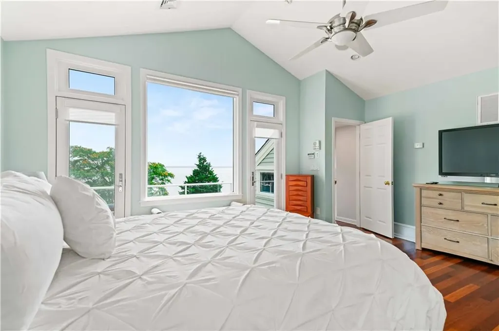 54 Burnett Road Warwick RI 02889