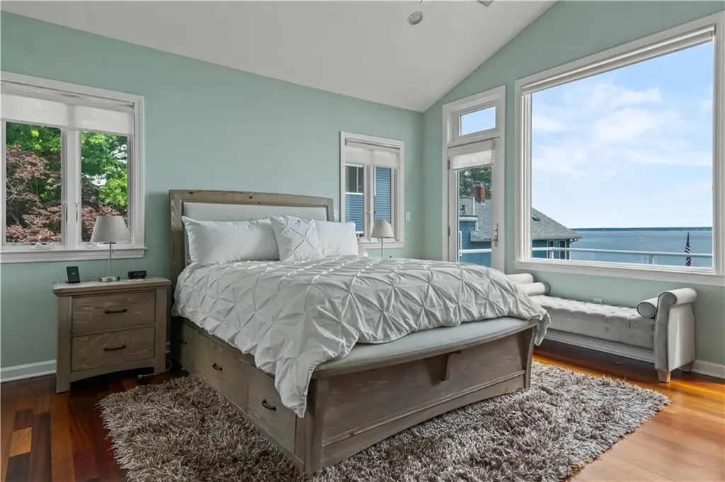 54 Burnett Road Warwick RI 02889
