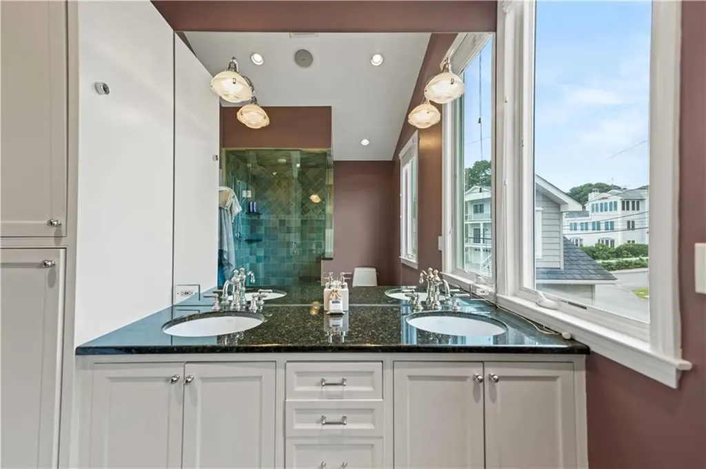 54 Burnett Road Warwick RI 02889