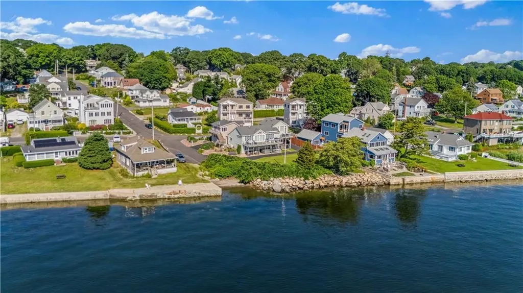 54 Burnett Road Warwick RI 02889
