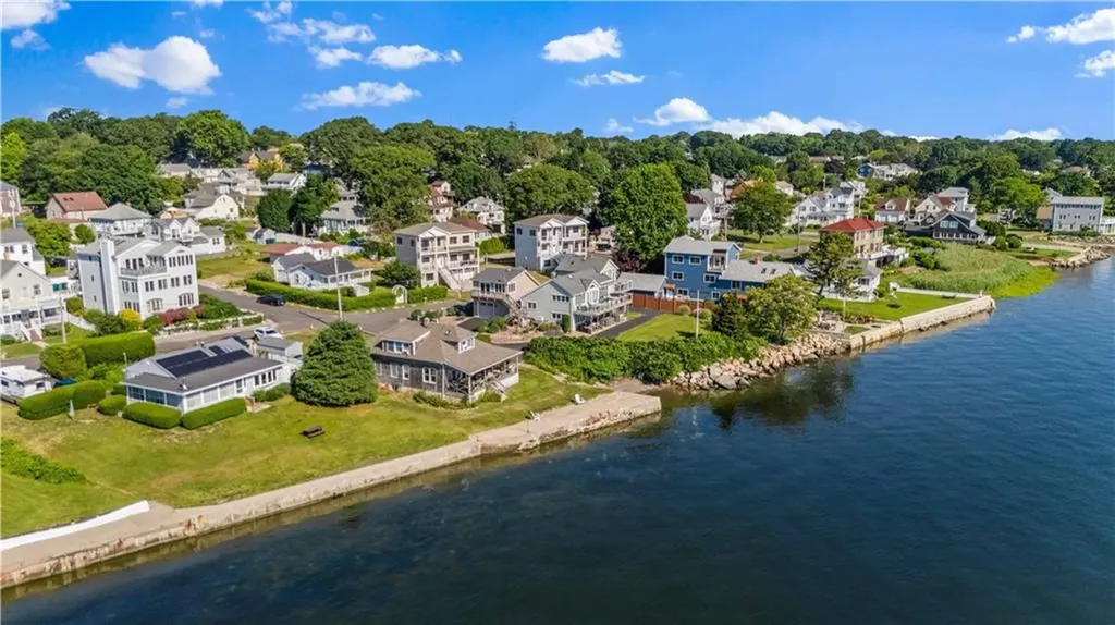 54 Burnett Road Warwick RI 02889