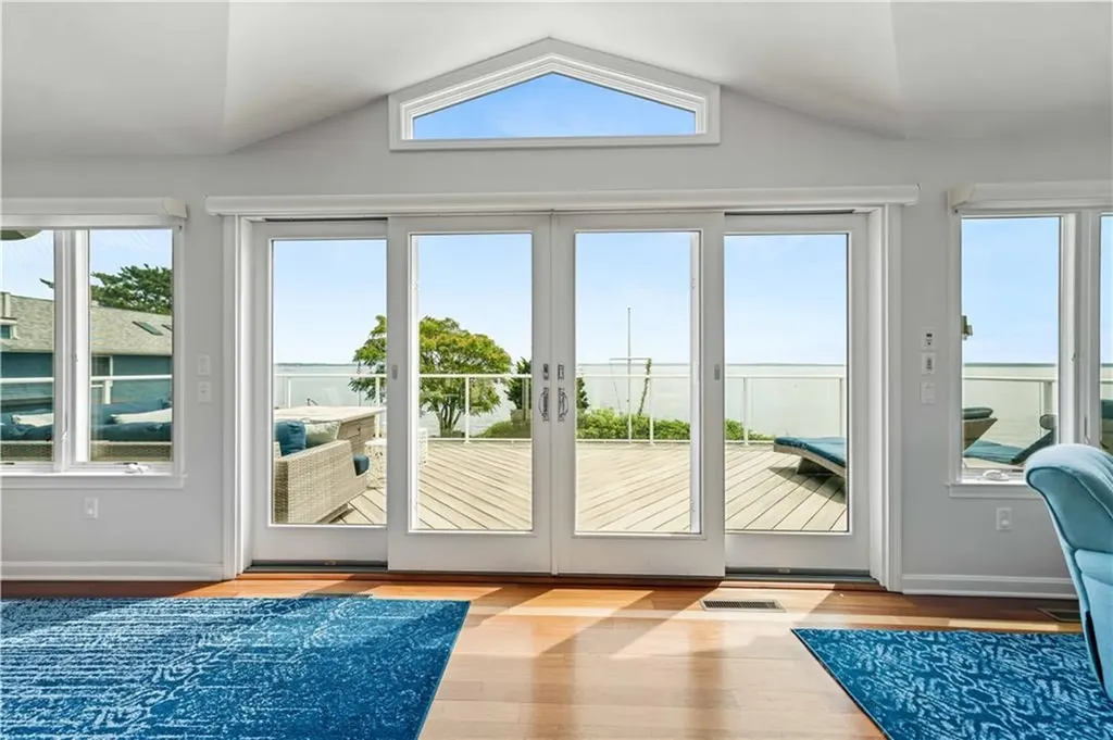 54 Burnett Road Warwick RI 02889