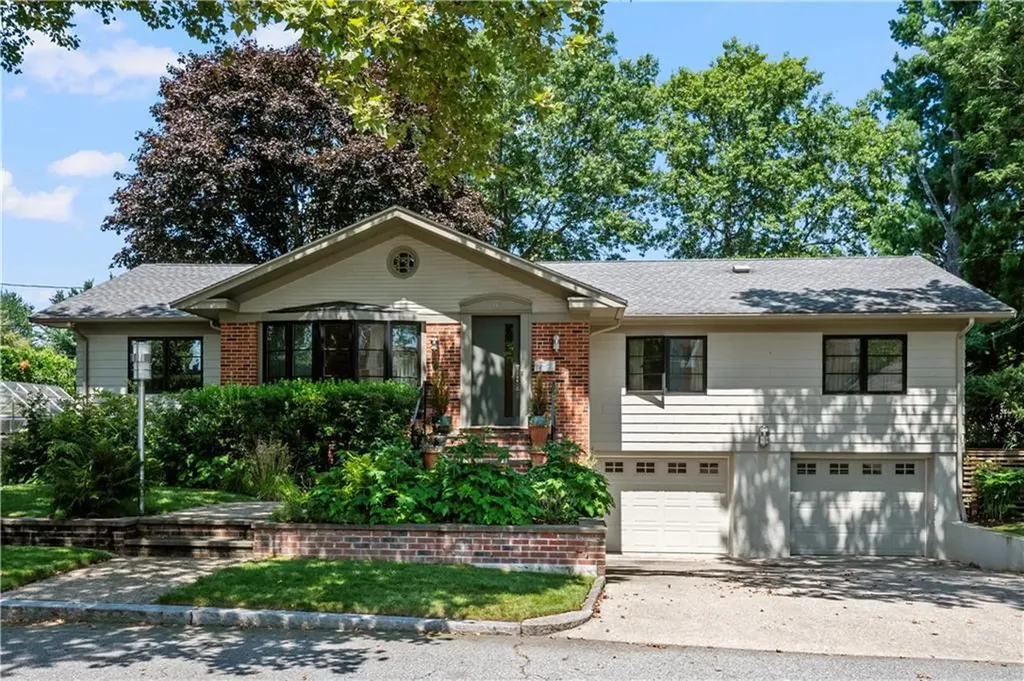 9 Maxcy Drive Providence RI 02906