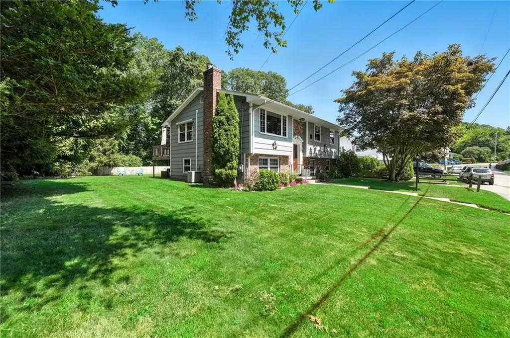 9 Heritage Circle Johnston RI 02919