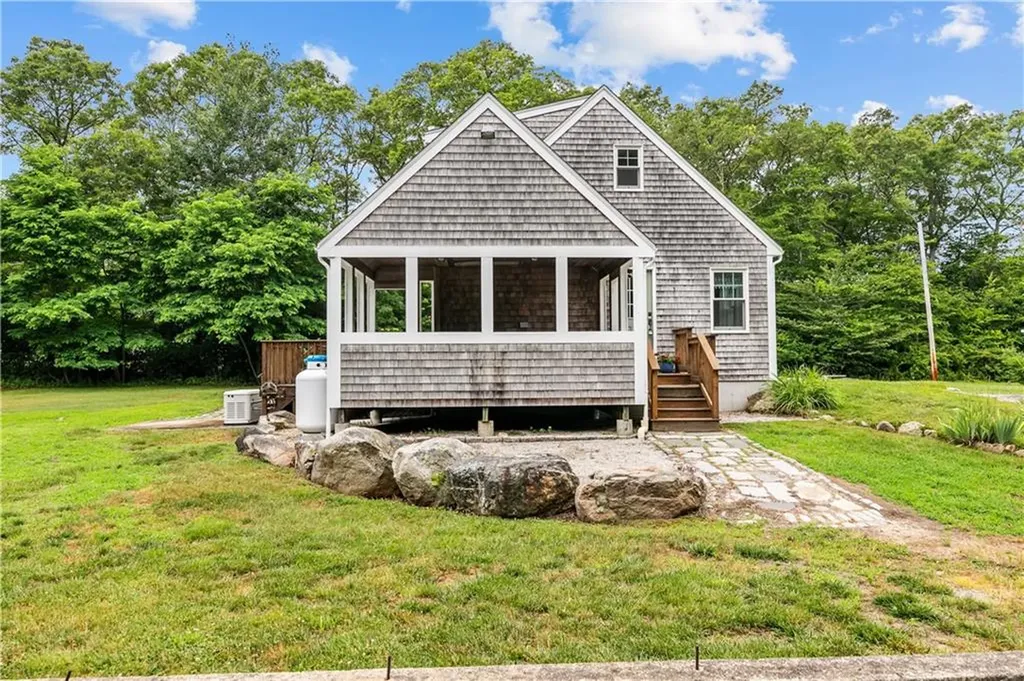 140 I Long Highway Little Compton RI 02837
