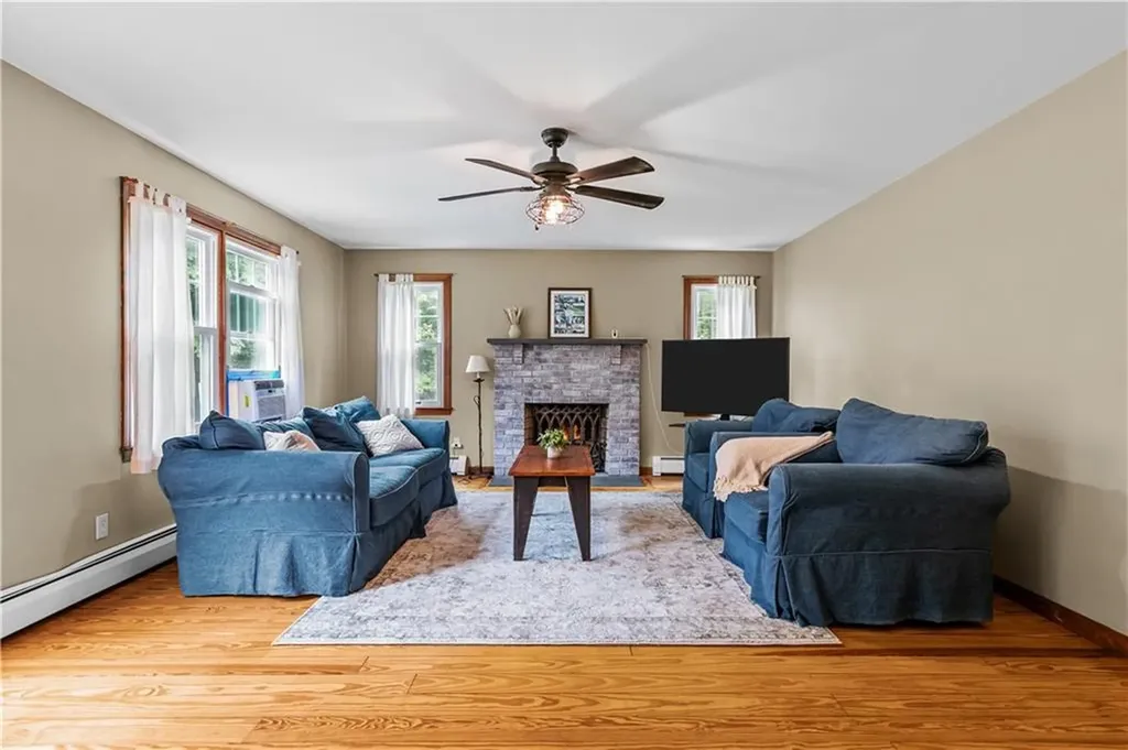 140 I Long Highway Little Compton RI 02837