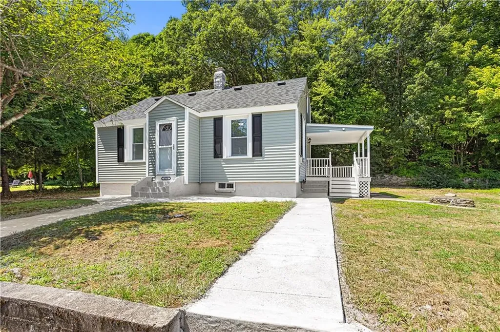 679 Jillson Avenue Woonsocket RI 02895