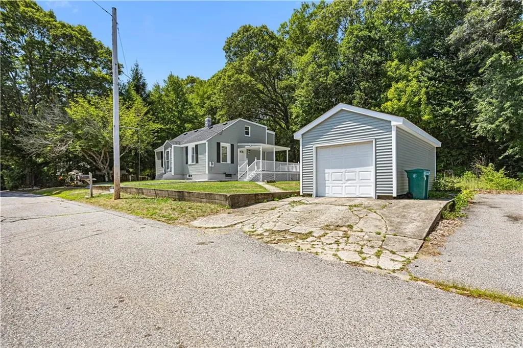 679 Jillson Avenue Woonsocket RI 02895