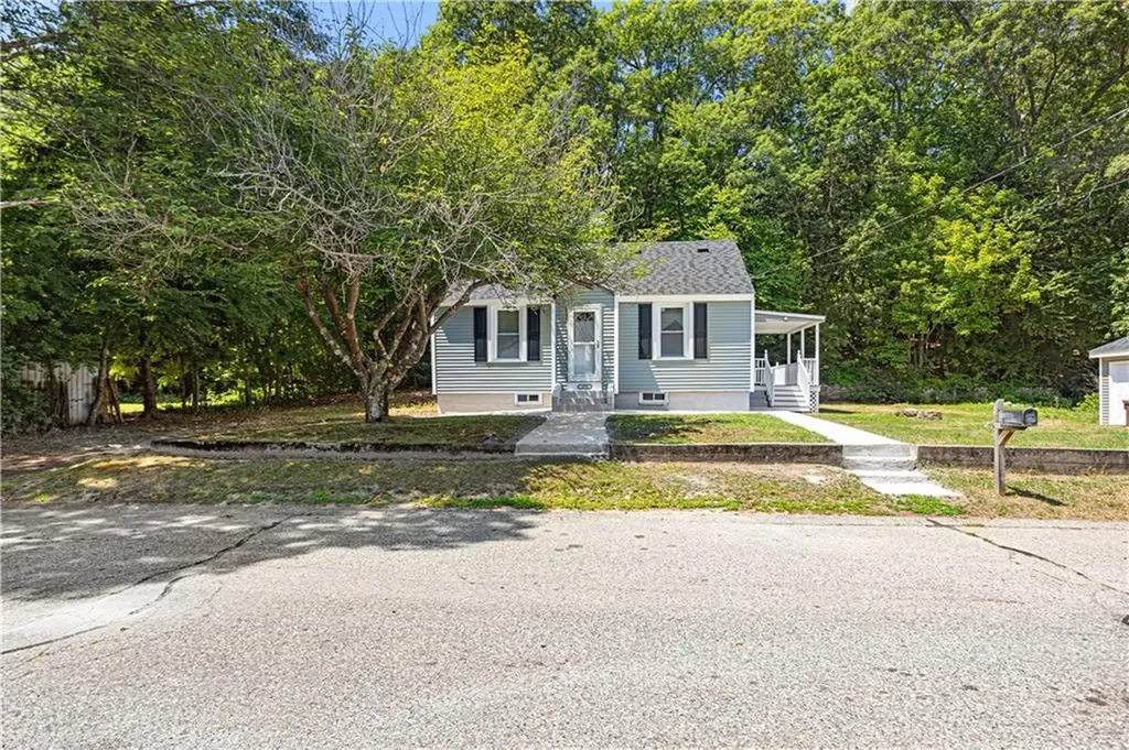 679 Jillson Avenue Woonsocket RI 02895