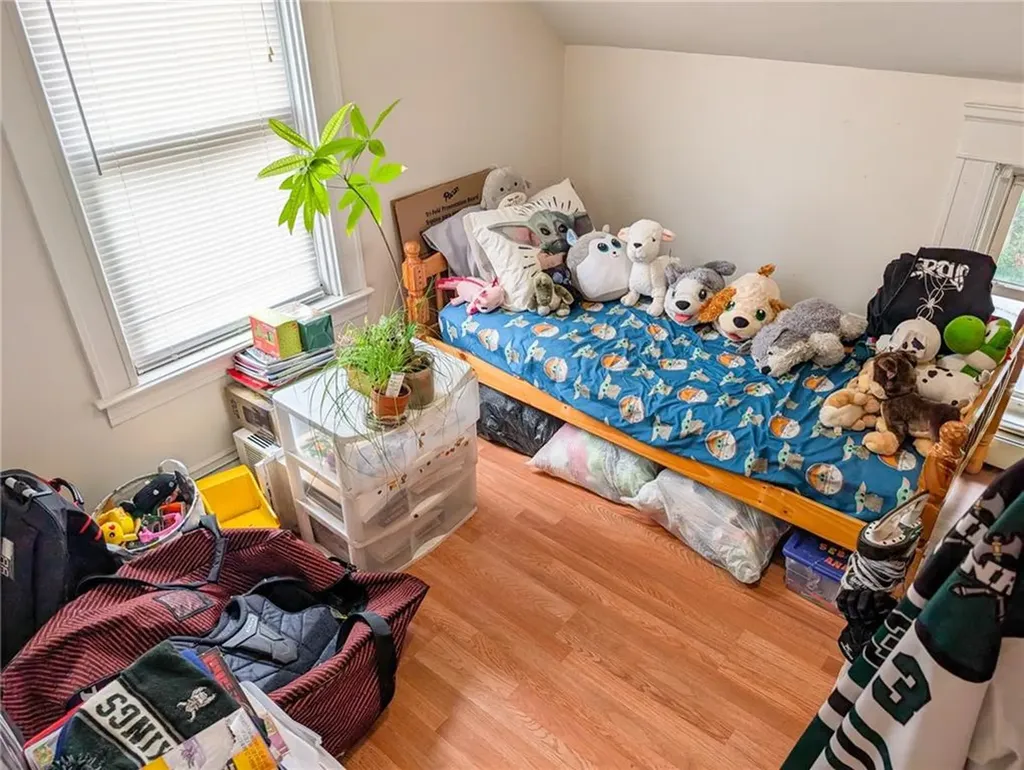 10 Stamford Avenue Providence RI 02907