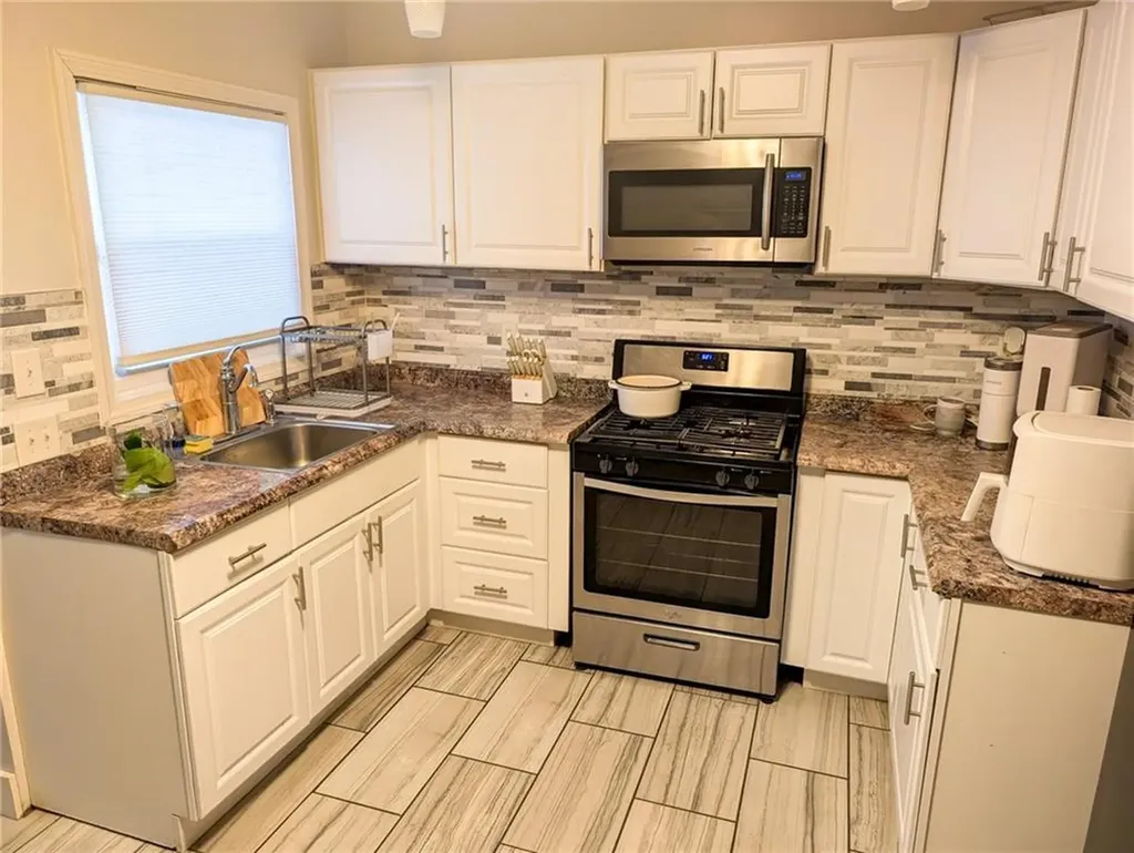 10 Stamford Avenue Providence RI 02907