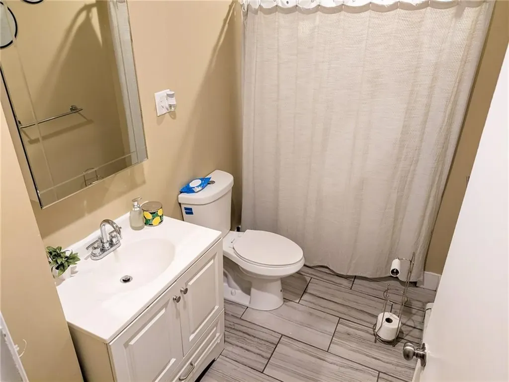 10 Stamford Avenue Providence RI 02907