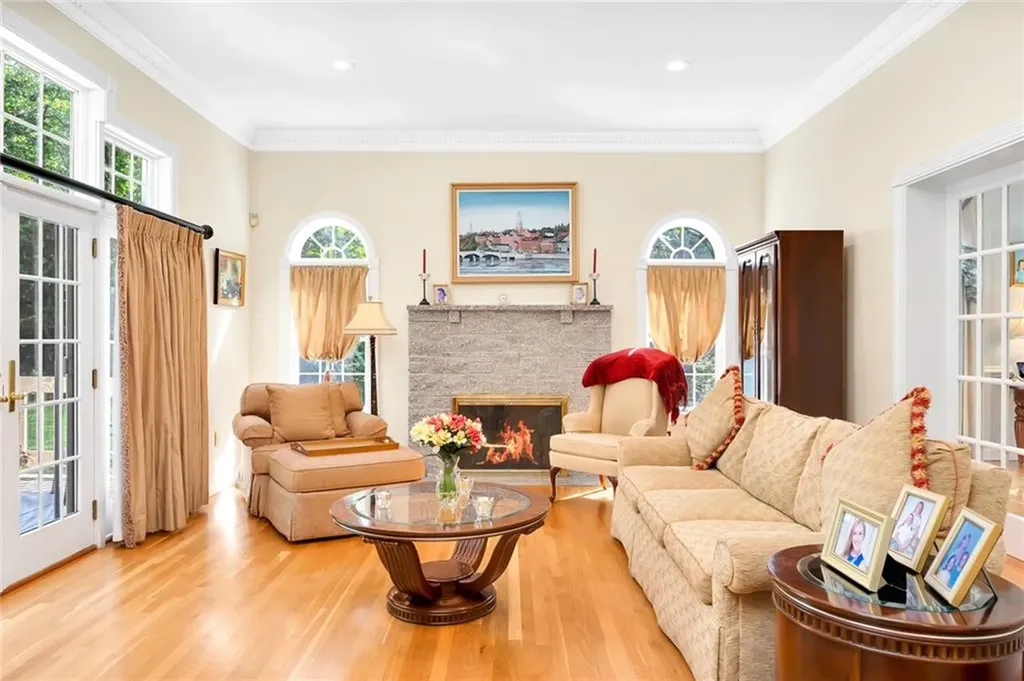 185 Joseph Court Warwick RI 02886