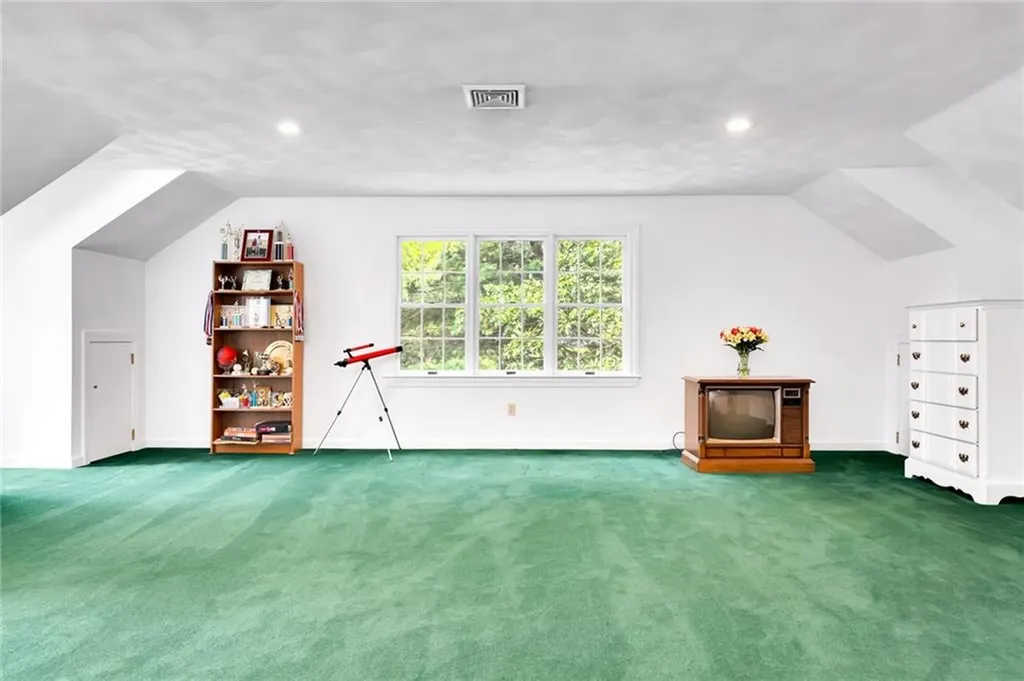185 Joseph Court Warwick RI 02886