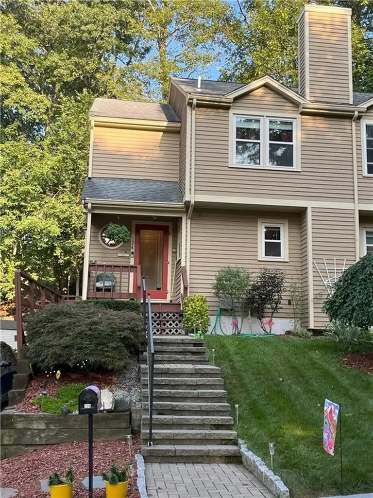 124 Darwin Street Woonsocket RI 02895