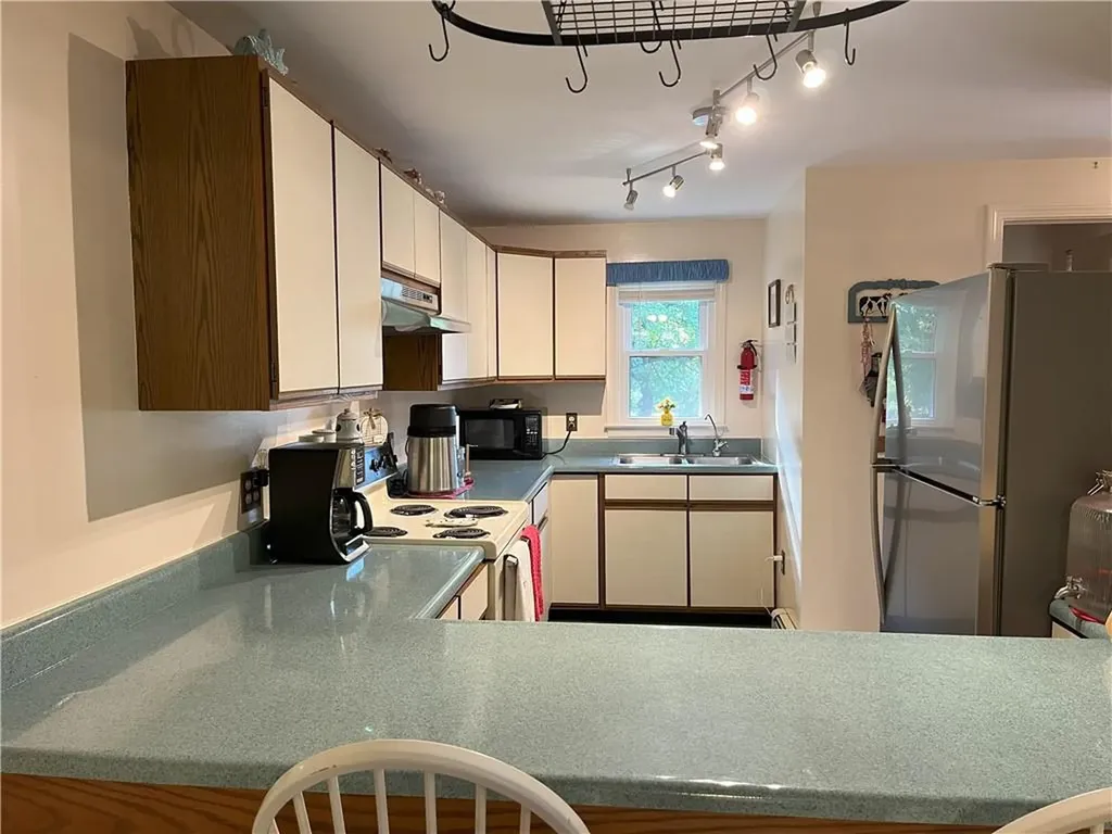 124 Darwin Street Woonsocket RI 02895