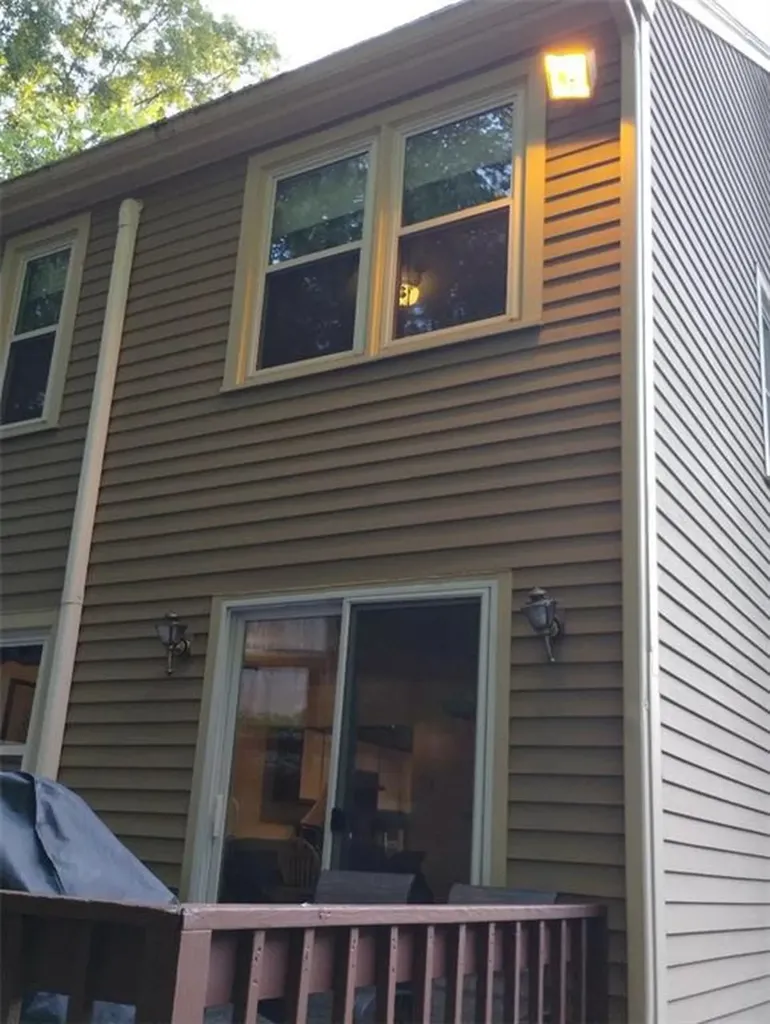 124 Darwin Street Woonsocket RI 02895