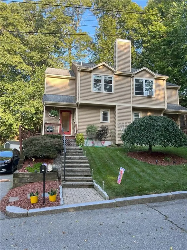 124 Darwin Street Woonsocket RI 02895