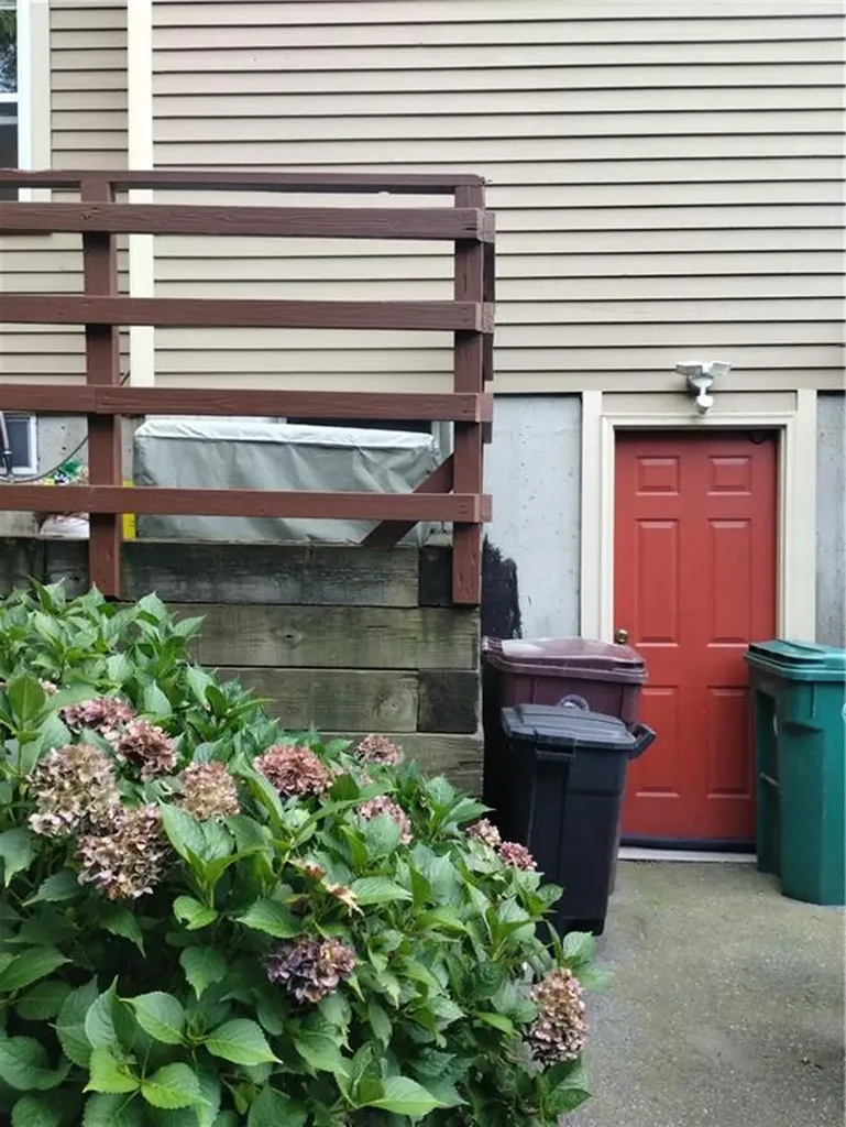 124 Darwin Street Woonsocket RI 02895