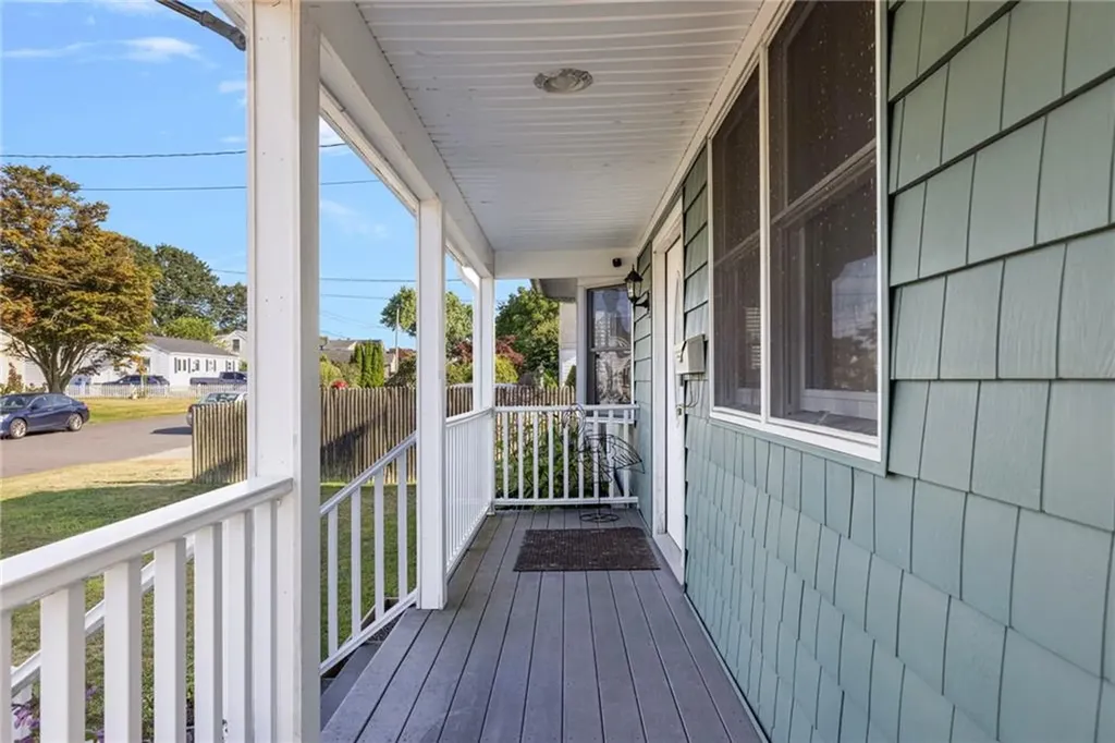 36 N Beacon Terrace Middletown RI 02842