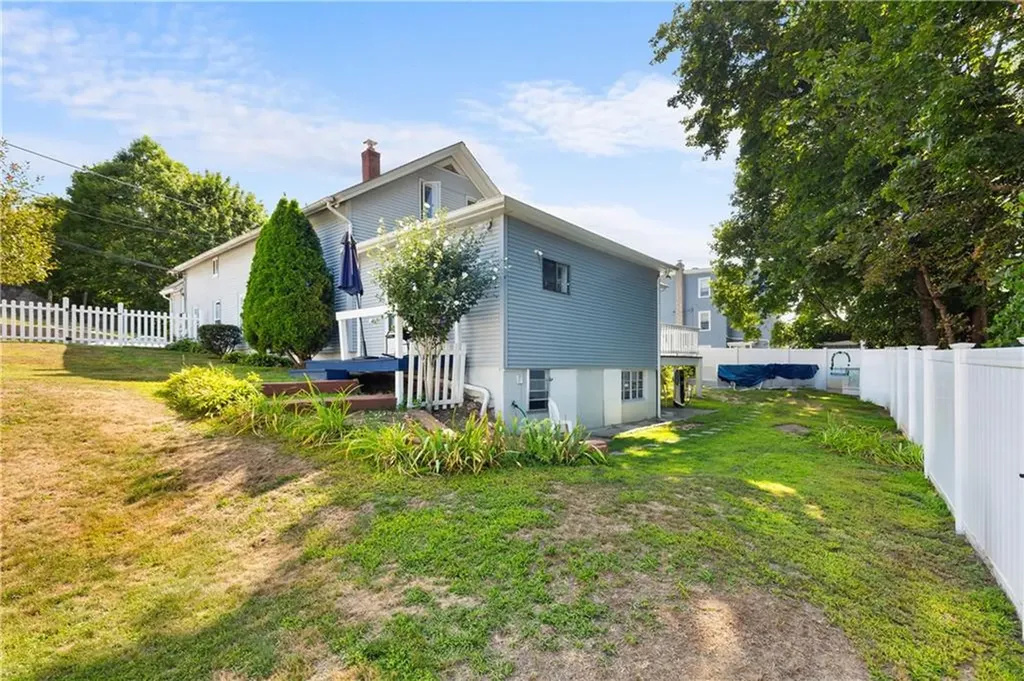 81 85 Summit Avenue West Warwick RI 02893