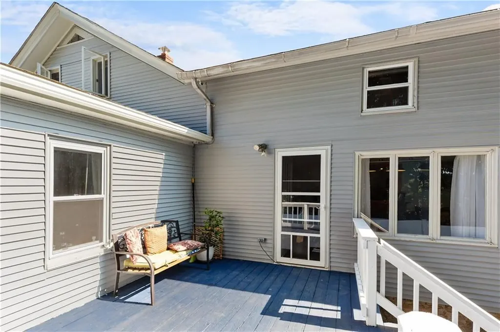 81 85 Summit Avenue West Warwick RI 02893