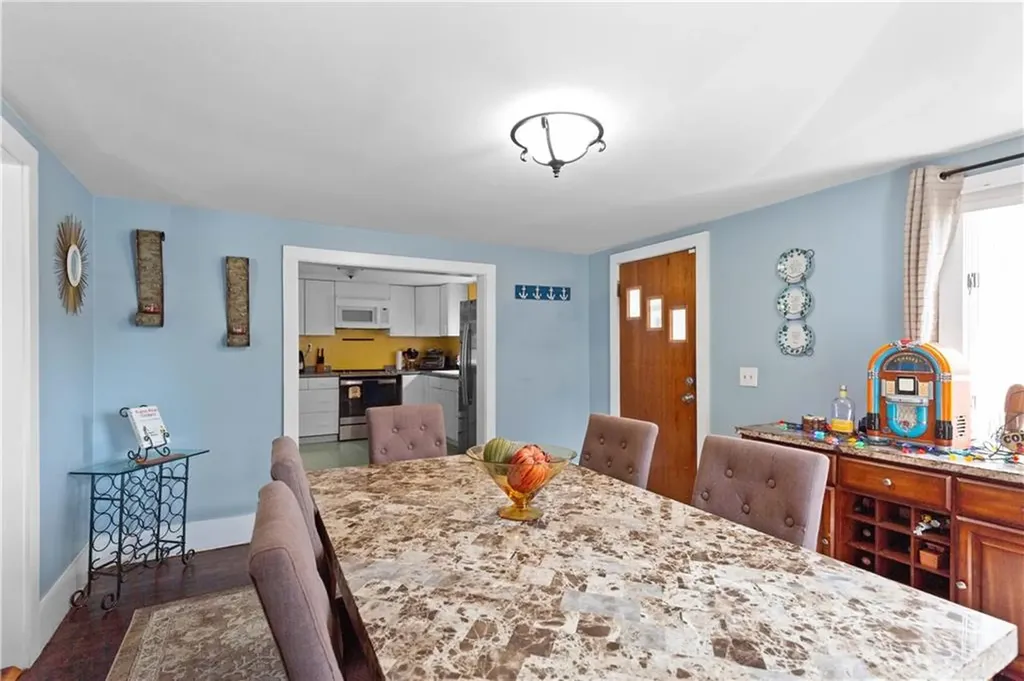 81 85 Summit Avenue West Warwick RI 02893