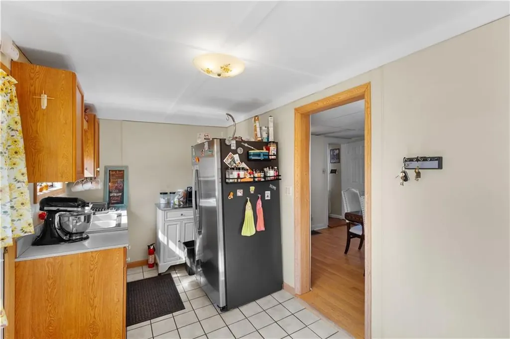 81 85 Summit Avenue West Warwick RI 02893