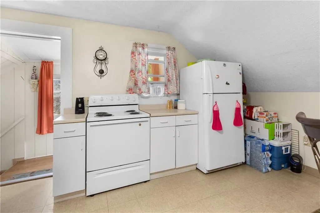 81 85 Summit Avenue West Warwick RI 02893
