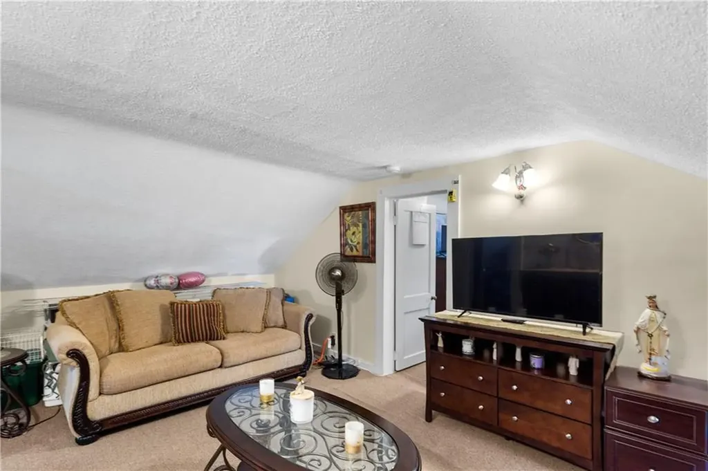 81 85 Summit Avenue West Warwick RI 02893