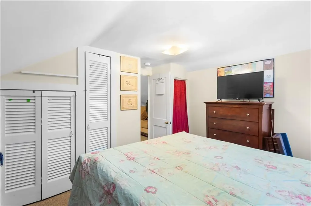 81 85 Summit Avenue West Warwick RI 02893