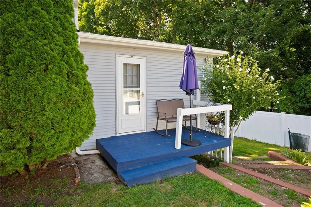 81 85 Summit Avenue West Warwick RI 02893